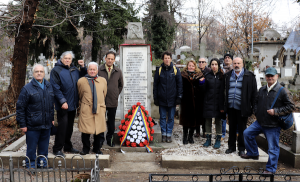 The author attended the centenary commemoration of the Typographers' Revolt in Bucharest, organized by the Partidul Socialist Român and the Partidul Comunitar din România. Both organizations also restored the memorial, which had fallen into disarray. Long live the workers' struggle! Photo: Liberation School.
